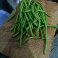 泡豇豆炖排骨是怎样制作的