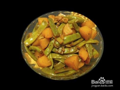 五花肉芸豆炖土豆