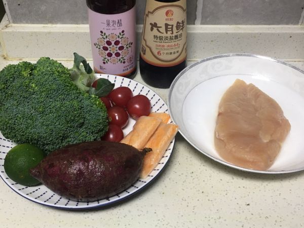 西兰花鸡胸肉沙拉