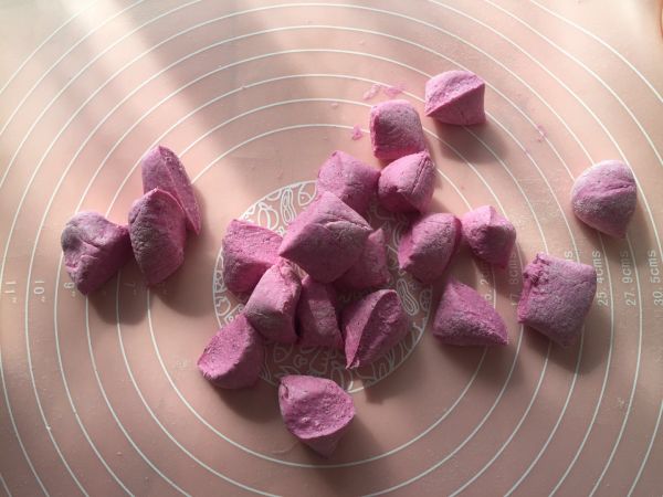 火龙果芝士奶球