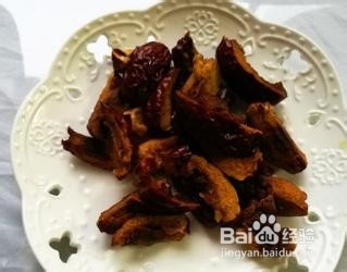 怎么做红枣桂圆煮鸡蛋甜汤。