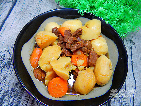 砂锅土豆胡萝卜炖牛腩