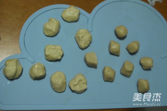 蛋黄酥的家常做法