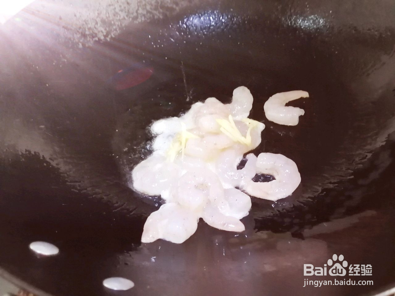 虾仁炒鸡蛋的做法