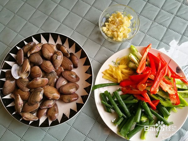 自己做双椒炒花甲