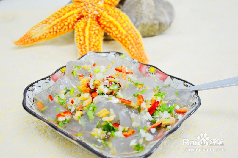 青岛之海菜凉粉制作及食用的方法
