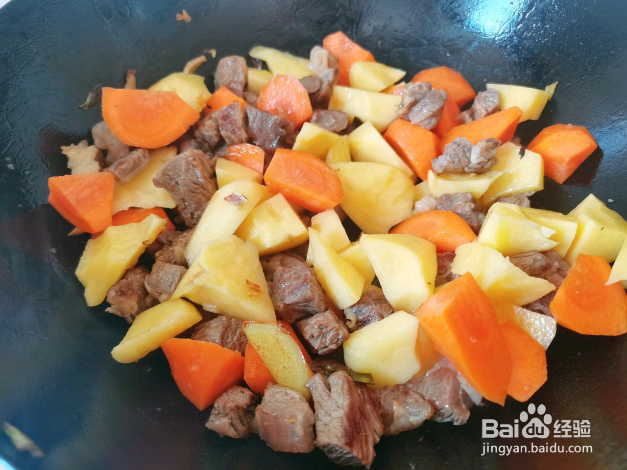 土豆炖牛肉的做法