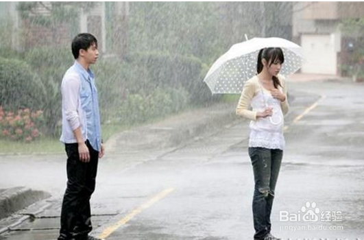 女人不想爱你的表现，自己对照，中了两条赶紧撤