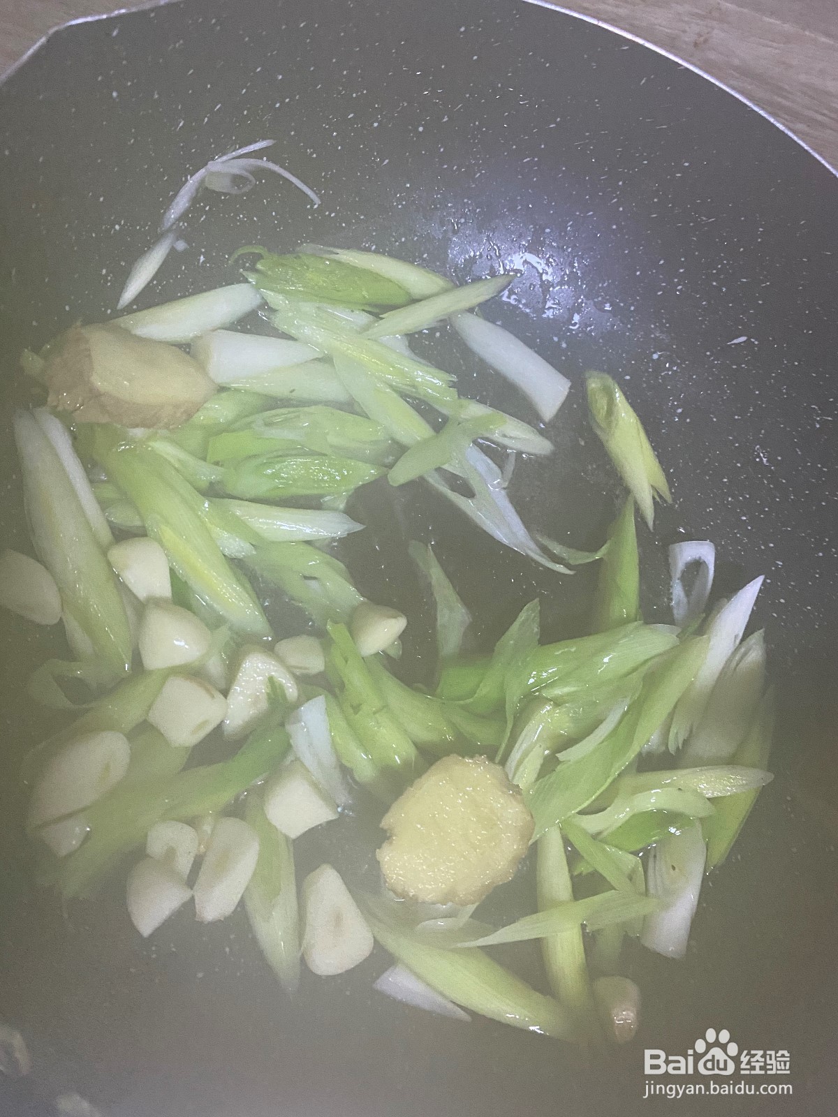 家常菜—-腊肠炒蒜苗