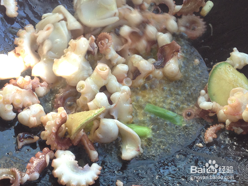 溜炒章鱼段的做法