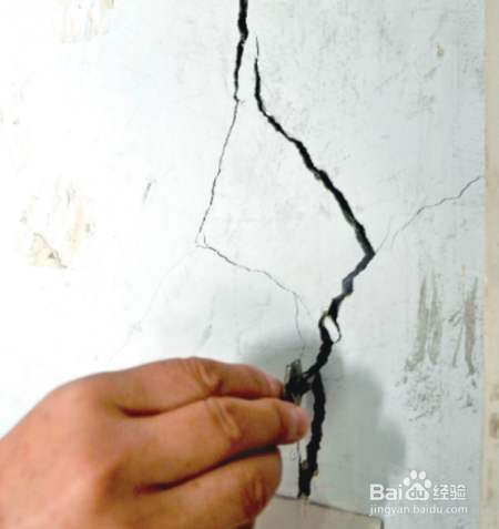 墙面开裂怎么处理