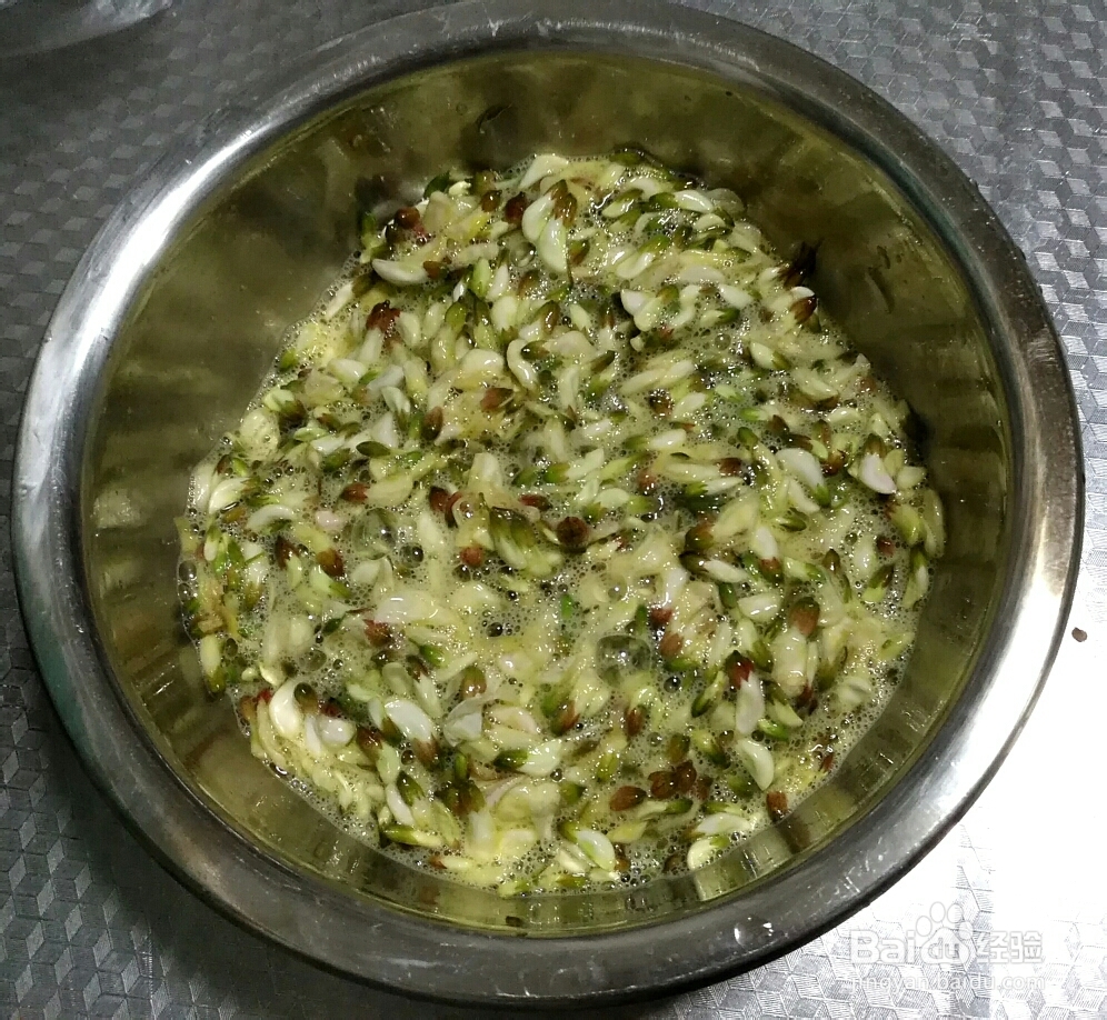好吃不腻的槐花鸡蛋饼