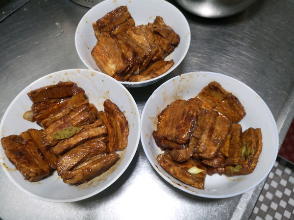 五花肉红薯蒸碗