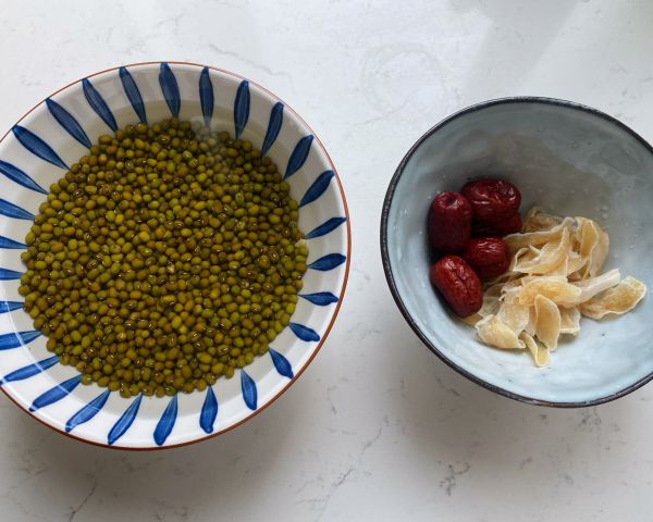 红枣百合绿豆汤