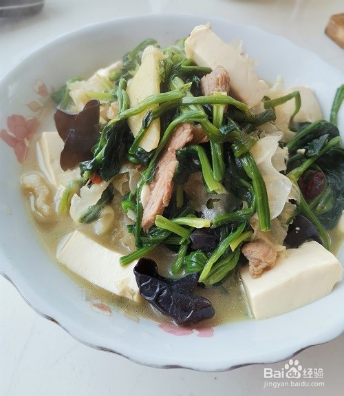 菠菜炖双耳的做法