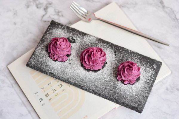 一道深受女士喜欢的减肥甜点--紫薯土豆泥