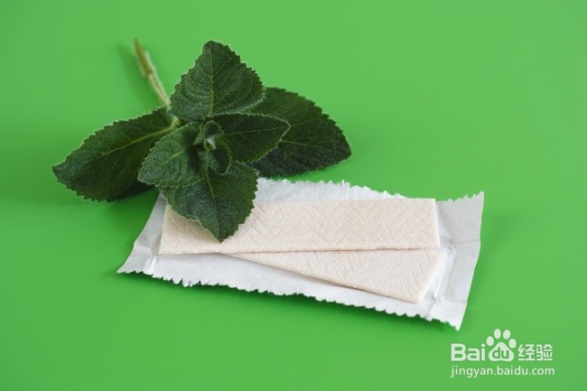 如何分辨自己是否口气以及去除口气的方法