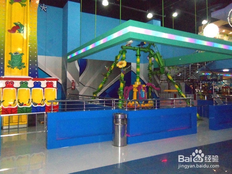 孩子玩淘气堡应注意避免受伤