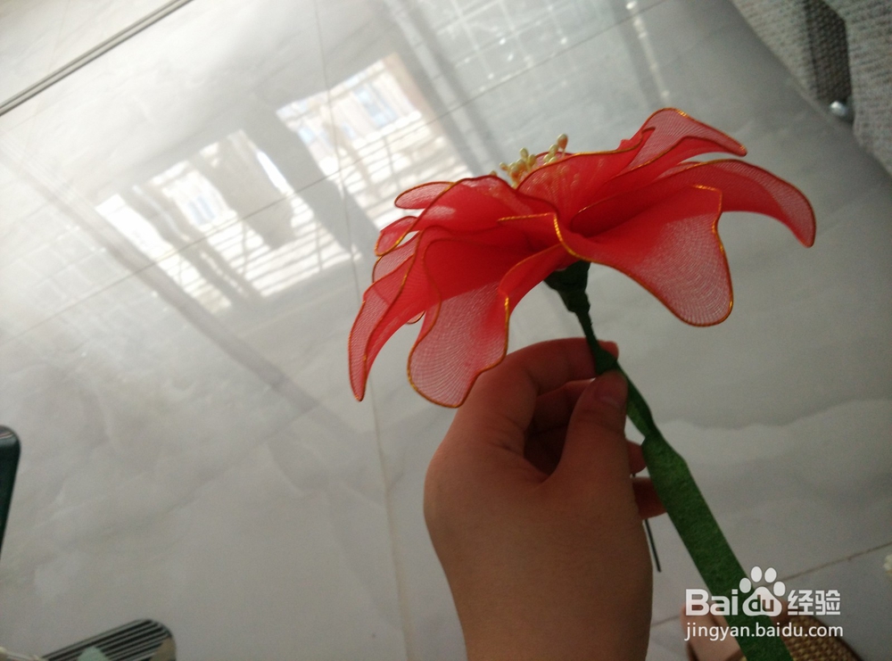 如何用丝网做简单的萝蔓花