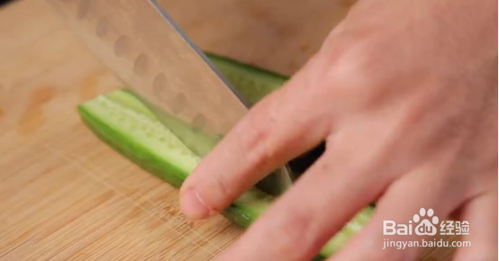 百香果虾仁青瓜沙拉的做法