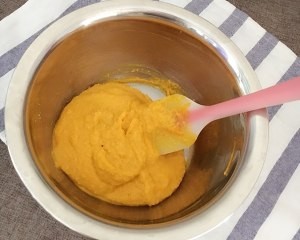 健康养生佳品南瓜小熊米糕的做法