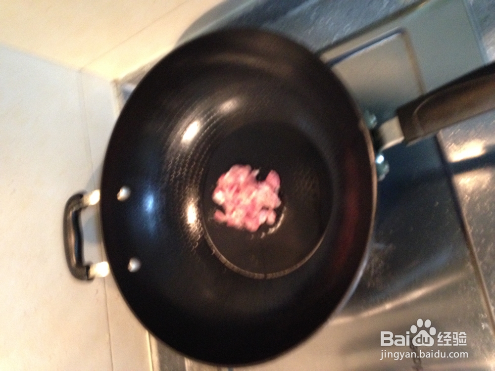 怎样在家做豌豆炒肉丁