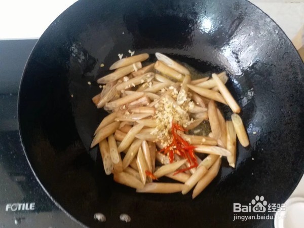 酸辣味的炒藕带