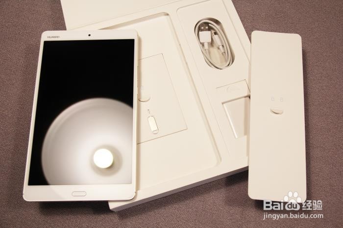 华为平板M3真机开箱体验和屏幕贴膜操作技巧指导