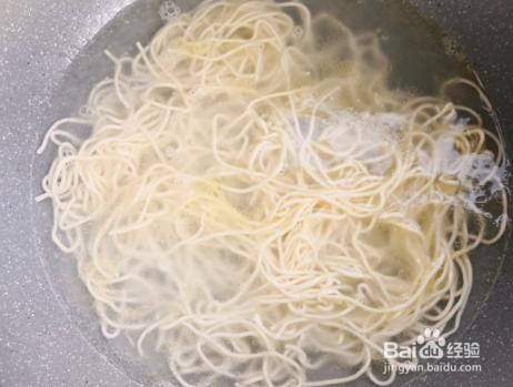 家庭自制葱油面