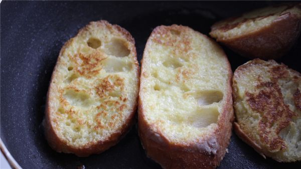 蓝莓冰淇淋煎法棍