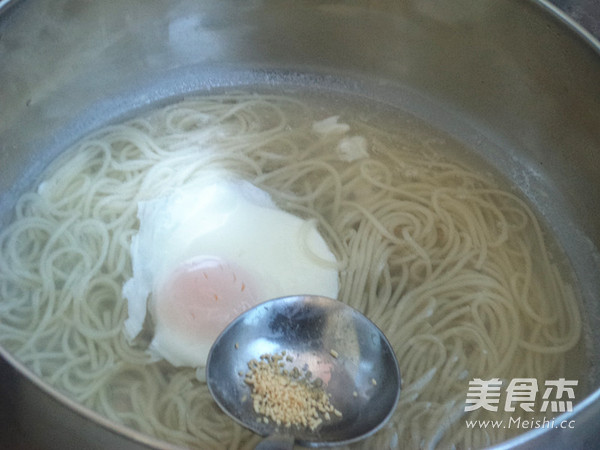 倒炝锅面汤的做法