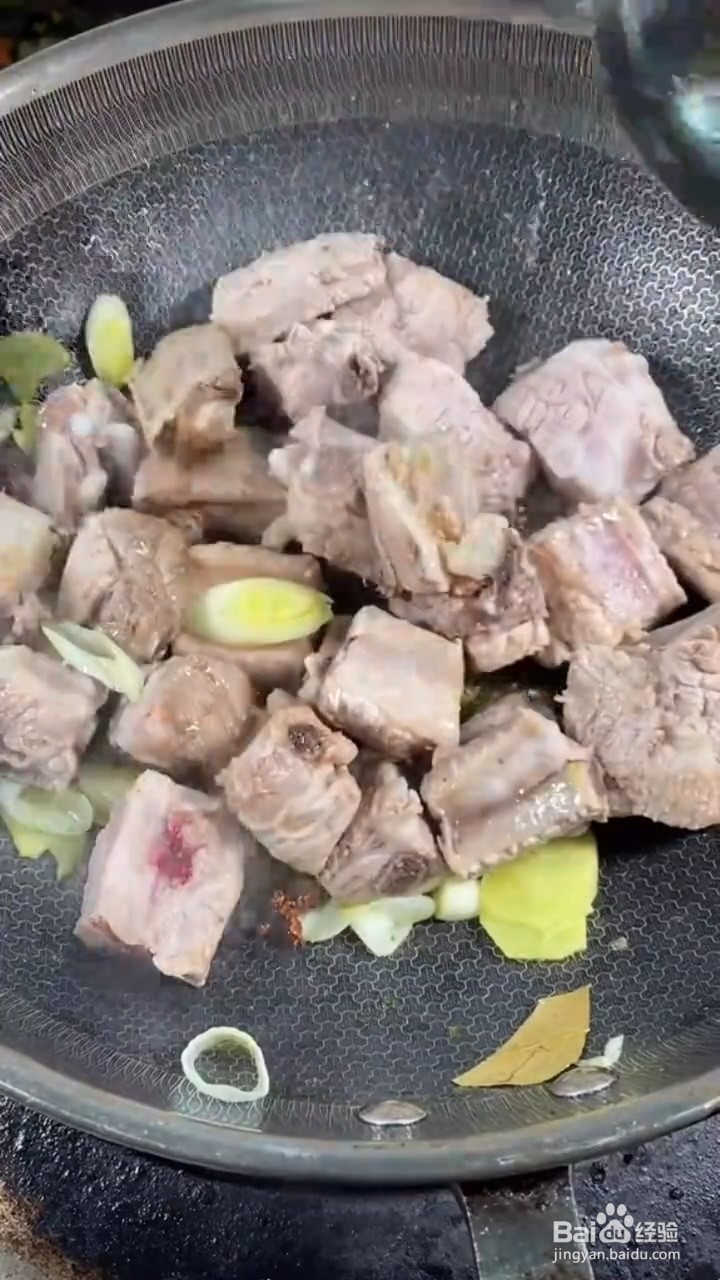 排骨炖粉条如何制作非常好吃