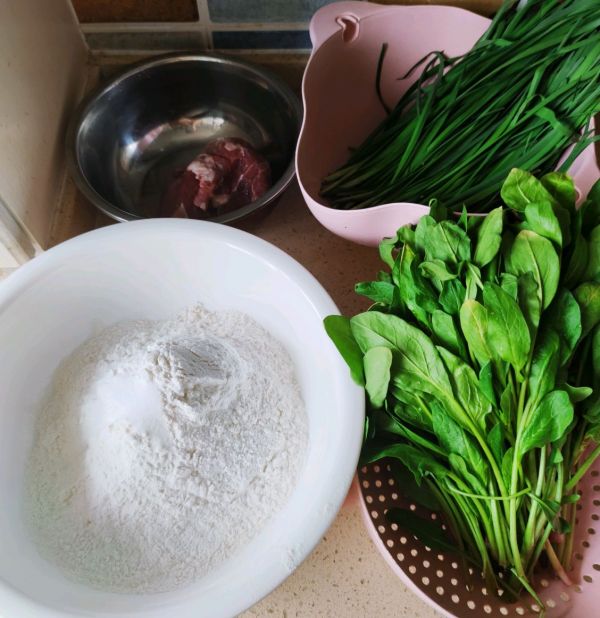 家常菠菜面水饺