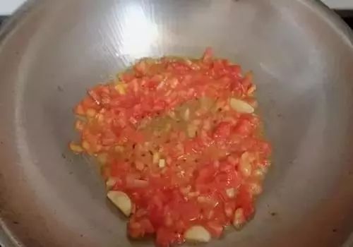 西红柿可以和土豆一起吃吗