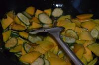 双瓜炒鸡蛋的做法