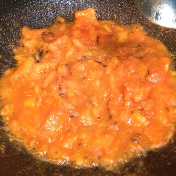 西红柿鸡蛋热汤面