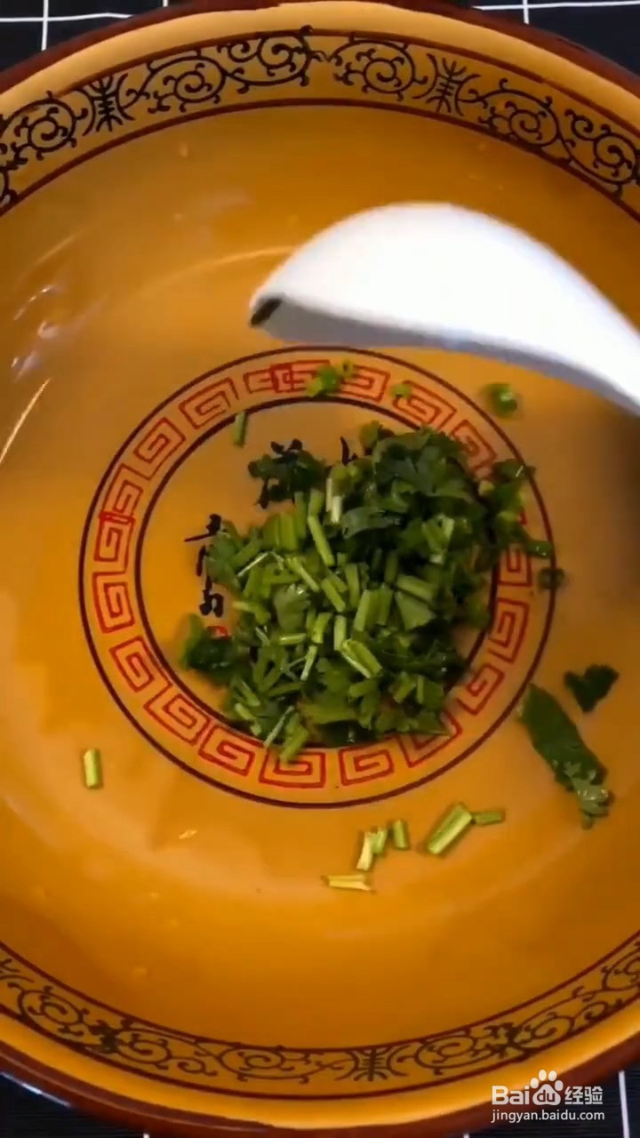 如何制作酸汤水饺