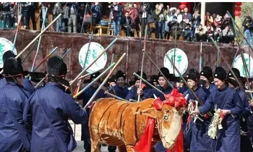 说春是什么少数民族