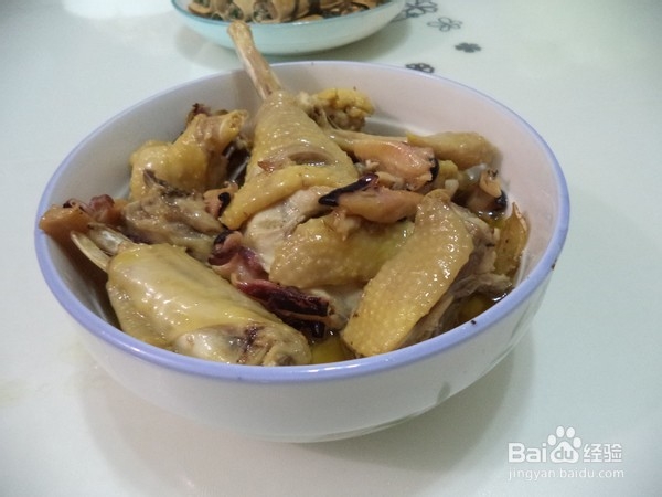 如何制作墨鱼蒸土鸡