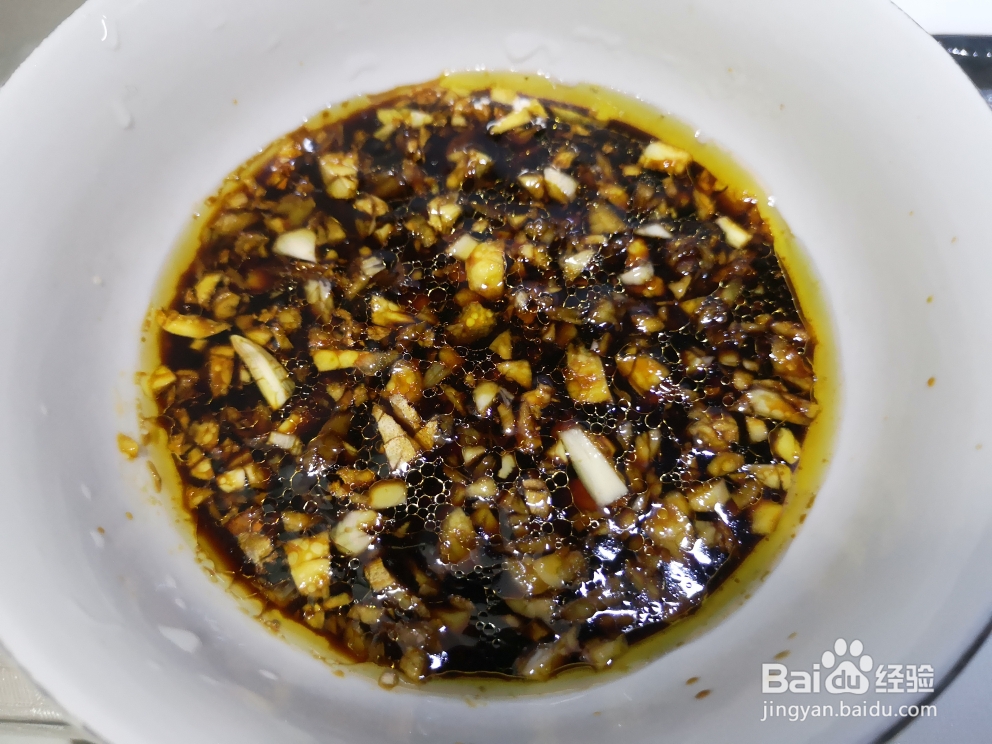 味美鲜香的炖鸡汤党参当归红枣枸杞香菇