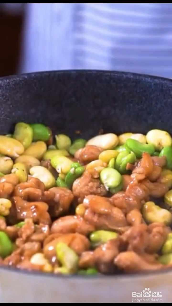 怎么做蚕豆炒鸡丁