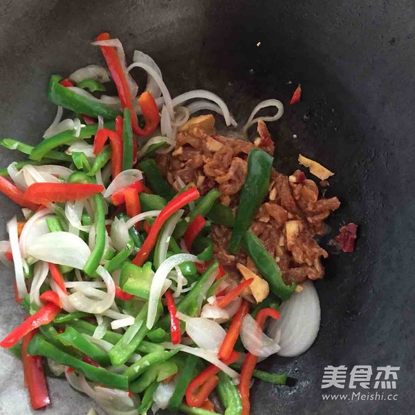 双椒洋葱炒鸡肉