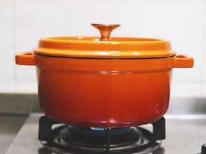 板栗焖鸡的做法