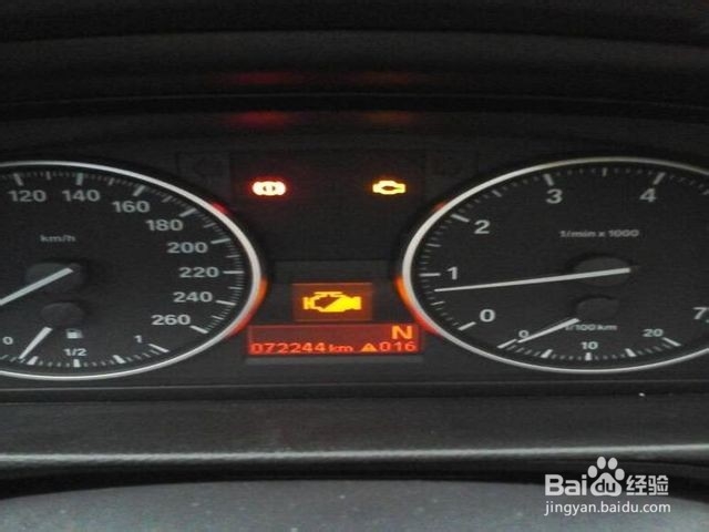 宝马320机油怎么看