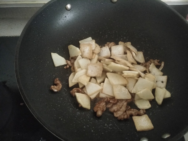 豆腐炒土豆的做法
