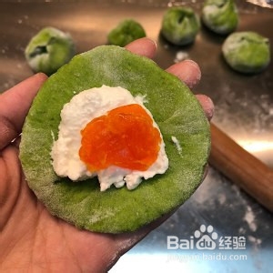 超软菠菜咸蛋黄乳酪面包