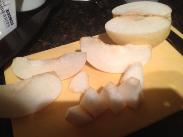 红枣雪梨薏仁银耳汤