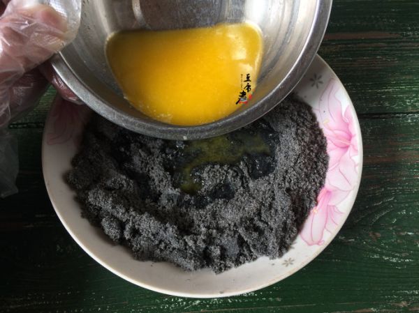 流沙黑芝麻汤圆