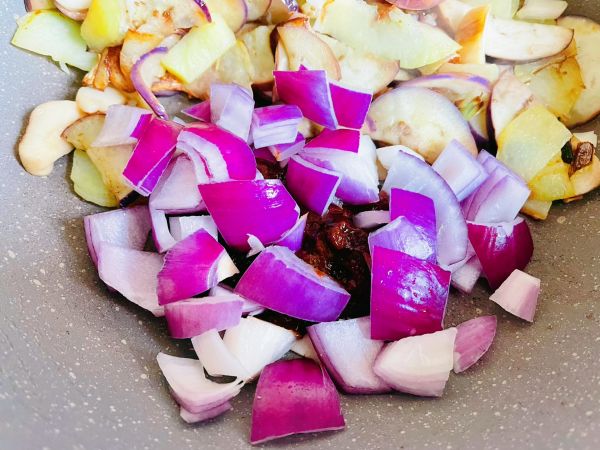 酱香小炒素什锦菜