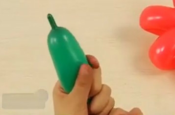 魔术气球做成6瓣花